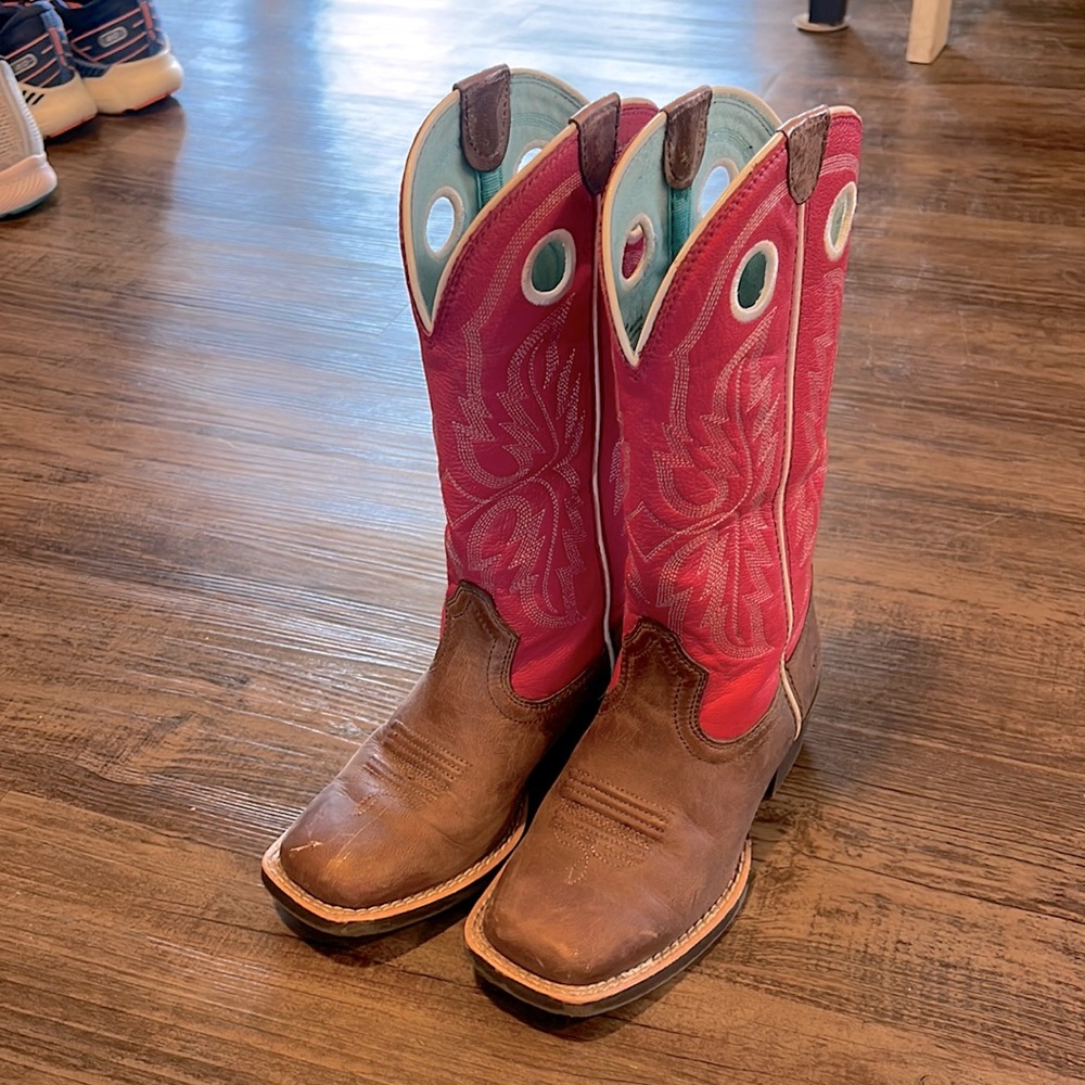 Little girls Ariat boot. Size 13